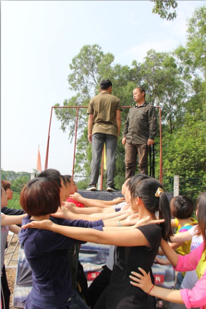 市場(chǎng)部4月拓展石巖湖2014
